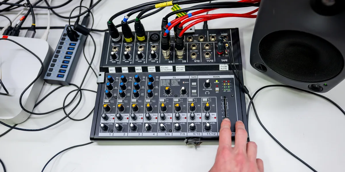 Professional Compact Mixing Setup for Full Mix and Master